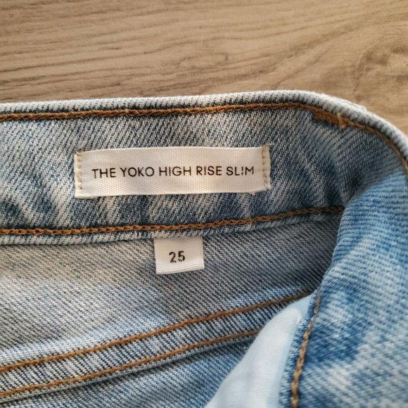 DENIM FORUM | The Yoko High Rise Slim in Light Blue Wash (Size 25) - Picture 4 of 14